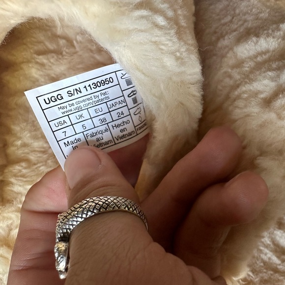 Fuzz Sugar Clog Uggs - Picture 6 of 6